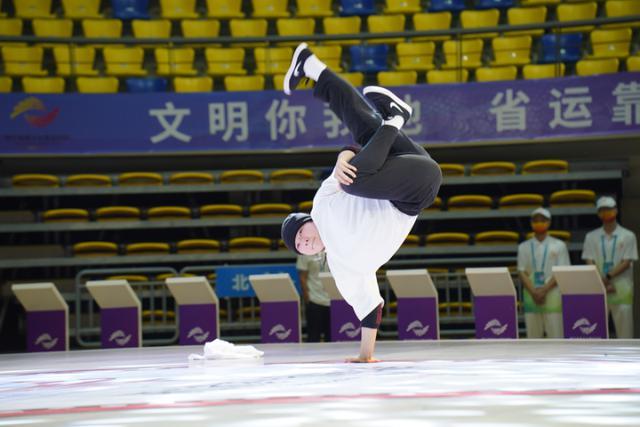 网红刘清漪16岁Outbreak夺冠，中国首个世界霹雳舞冠军诞生！